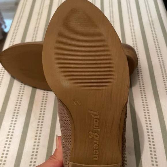 Natural/tan shoes/ oxfords with a western vibe. Paul Green size 7.5 - Picture 4 of 7